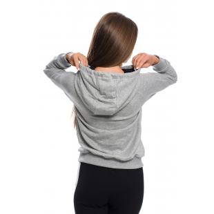 Дамски суитшърт от мека и топла материя, подходящ за ежедневието.