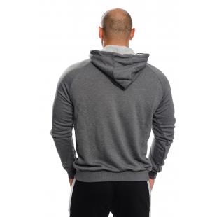 Мъжки суитшърт от мека и топла материя, подходящ за ежедневието.