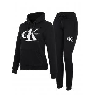 Дамски спортен екип